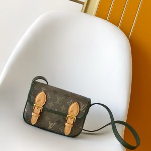 P540 ¥15 x 6 x 19.5 cm